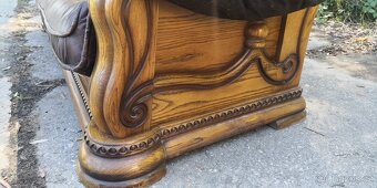 Kožená trojsedačka s masivním dubovým dřevem - 3