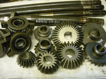 Náhradní díly na rotační sekačky - 3