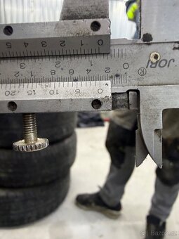 Prodám pneu r15c - 3