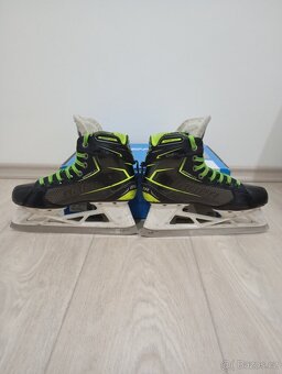 Brankářské brusle Bauer, vel. 4,5 D - 3