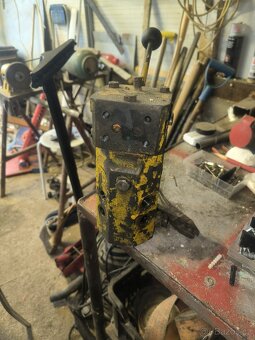 Hydraulický rozvaděč - 3