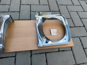 Volha Gaz 24, chromové mezikruží světel, nové - 3