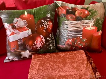 Vánoční dekorační polštář 45 x 45 cm. - 3