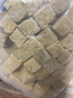 Rockwool sadbovací kostka 40x40 mm bez díry - 3