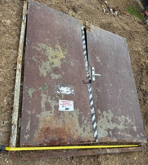 Prodám ocelové dvojité dveře s rámem - 3