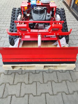 Nová svahová sekačka s pásy na dálkové ovládání - 3