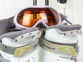 Lyžařský set lyží Elan, bot Dolomite, hůlek Völk - 3