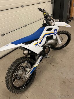 Husqvarna tc 125 heritage 2023 14mth stříkačka - 3