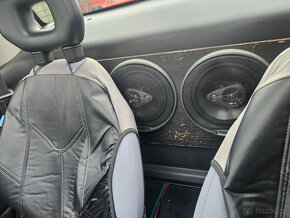 Predám toto 4x4 malé spoľahlivé autíčko, je to Suzuki x90 - 3