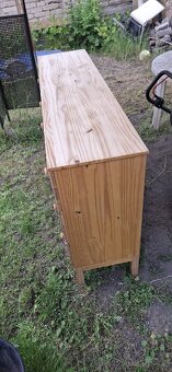 Dřevěná komoda IKEA Tarva - 3