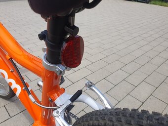 Woom 4 (20") novy v zaruce se stojankem - 3