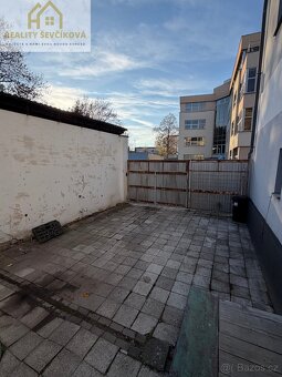 Pronájem obchodního prostoru 127 m² + zpevněná plocha 70 m² - 3