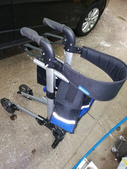 Prodám zdravotní vozík pro postižené skládací - 3