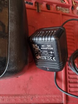 Nabíječka na AA, AAA a na 9V akumulátory - 3