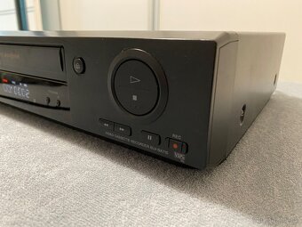 VHS video Sony, HIFI stero, 6 hlav, ovladač - 3