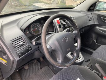 hyundai tucson interiér - sedadla - 3