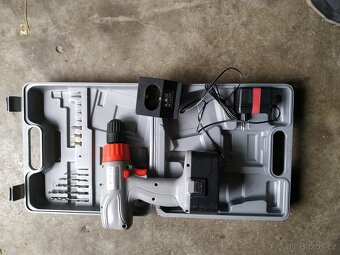 Aku vrtačka v kufru - 3