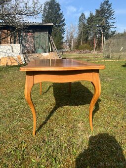 Dřevěný konferenční stolek - 3