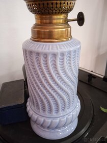 PETROLEJOVÁ LAMPA porcelán - kov - 3