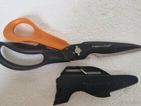 Fiskars Multifunkční nůžky Cuts More 5v1 - 3