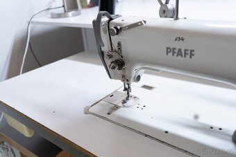 Šicí stroj PFAFF + profi stůl - 3