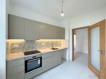 Pronájem nezařízeného bytu 2+1 cca 49 m2, 3. patro,, Záhřeb - 3