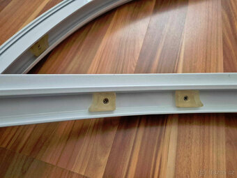 Nějaké lišty ke sprchové vaničce/zástěně 100x80 ovál - 3