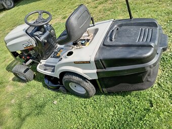 Prodám zahradní traktor MTD, rezervace do zítra dopoledne. - 3