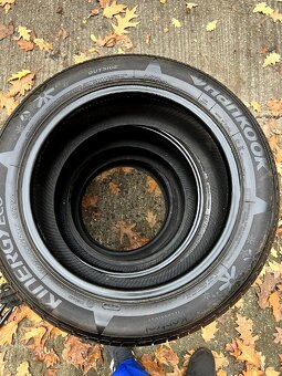Sada letní pneu Hankook 195/55 R16, 8mm - 3