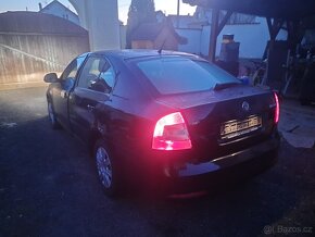 SKODA OCTAVIA 1.6 i - 3