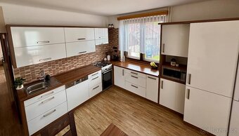 Moderní kuchyňská linka - 3