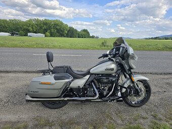 Harley-Davidson Street Glide CVO FLHXSE - 3