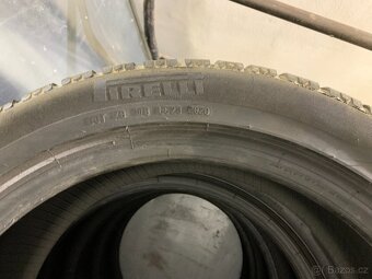 Zimní pneu 235/45/18 - 98V Pirelli Sottozero sada č.8315 - 3