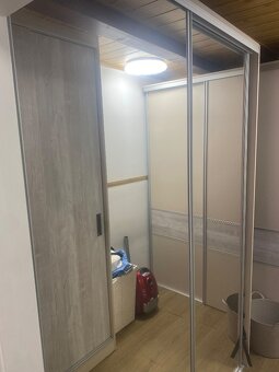 vestavné šatní skříně - 3