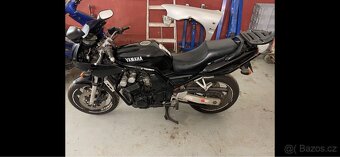 Yamaha FZS 600 - 3
