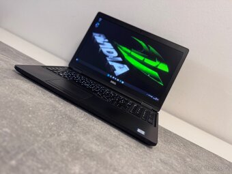 Dell Latitude 5580 - Core i7 / 16GB RAM / NVIDIA - 3