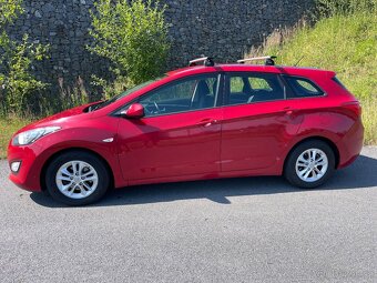 Hyundai i30 combi 1,4 nové v ČR, servis. knížka - 3
