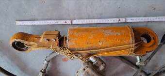 Hydraulická pístnice s čerpadlem a ovládáním - 3