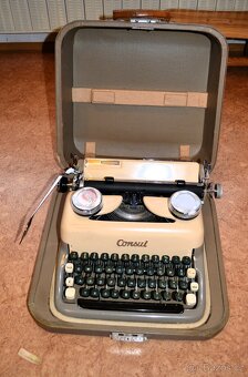 Kufříkový psací stroj - 3