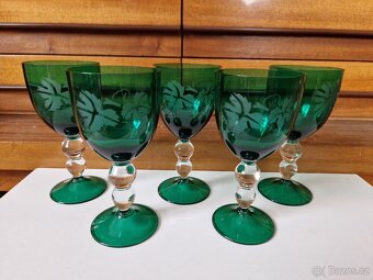 Sada zelených sklenic na víno, 5 ks - 3