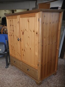 Dřevěná skříň nebo tv komoda - 3