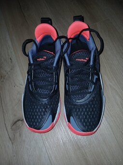 Under armour vel.40,5 - 3