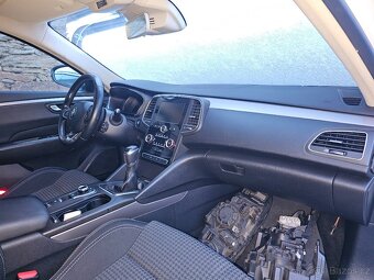 Renault Talisman interiér - 3