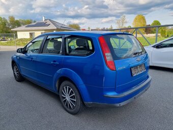 Ford Focus 1.8 Duratec Ghia - 3