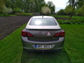 Opel Astra Notchback 1.6 (2017) - 3