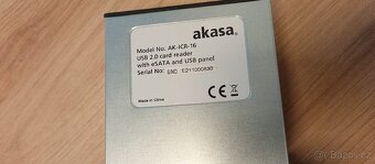 Interní čtečka paměťových karet Akasa - 3