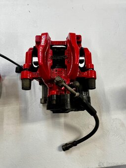 Brzdové třmeny audi RS3 8V0 - 3
