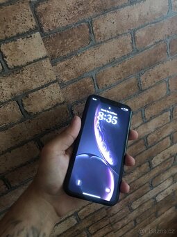 iPhone XR - 3