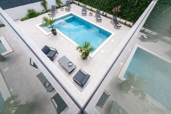 Chorvátsko dizajnová Vila s bazénom a wellness - 3