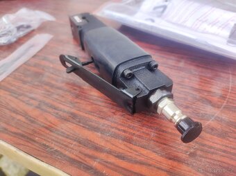 Yato YT-09955 - pneumatická přímočará pila - 3